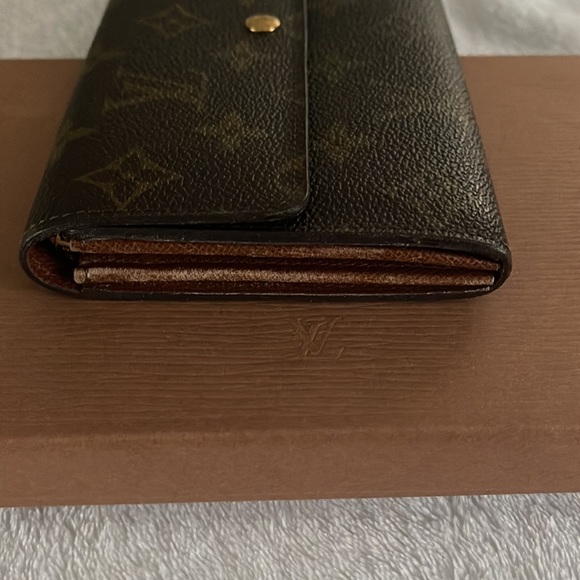 Louis Vuitton Sarah Wallet ❣️❣️Price Drop - Picture 9 of 13
